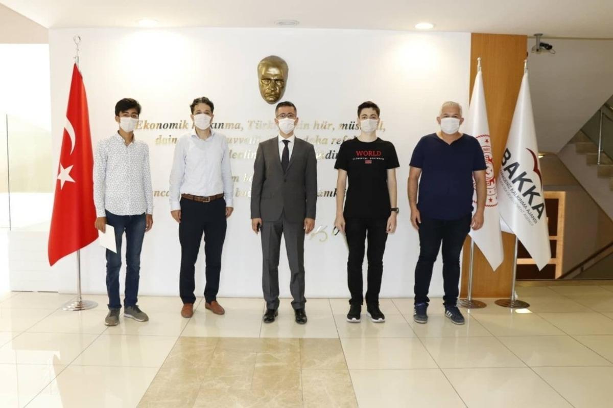 İmam Hatip Lisesi &ouml;ğrencilerinden b&uuml;y&uuml;k başarı