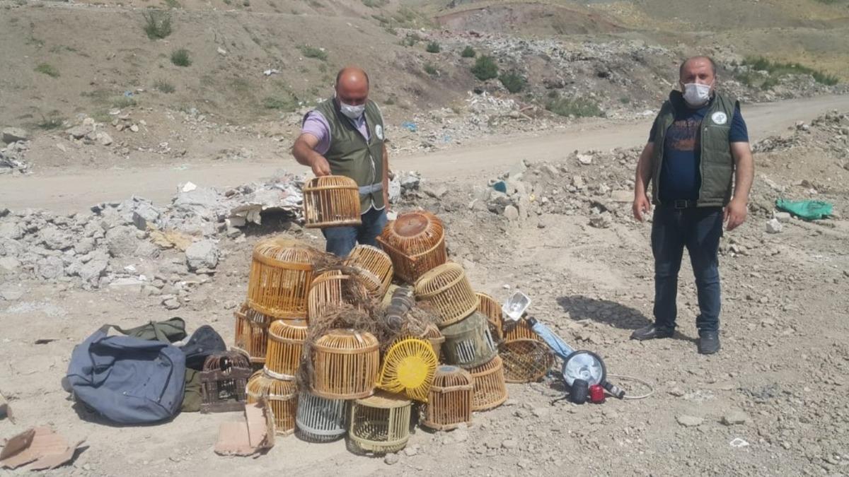 Kafesler yakılarak imha edildi