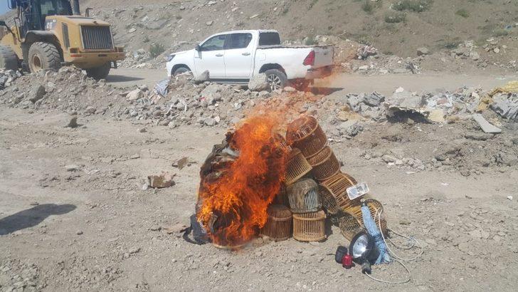 Kafesler yakılarak imha edildi G2