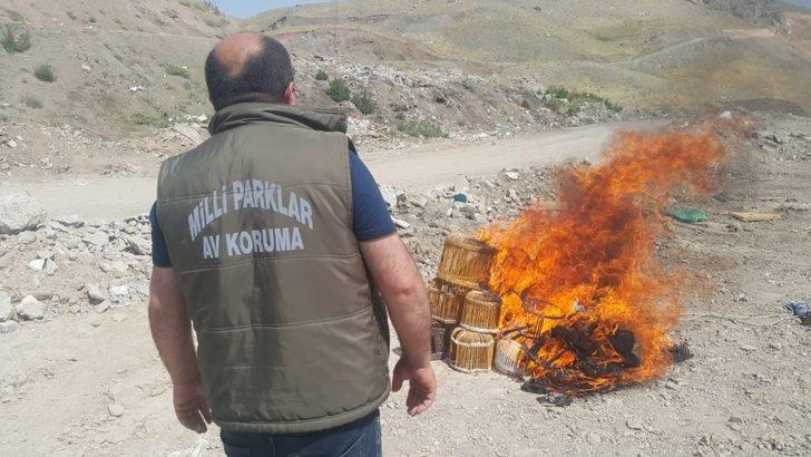 Kafesler yakılarak imha edildi G3