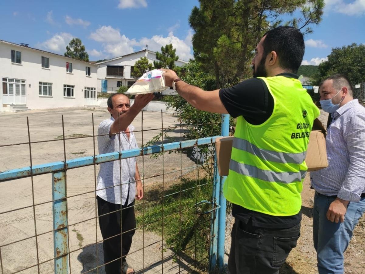 Dilovası&rsquo;nda 16 bin haneye baklavalık yufka dağıtıldı