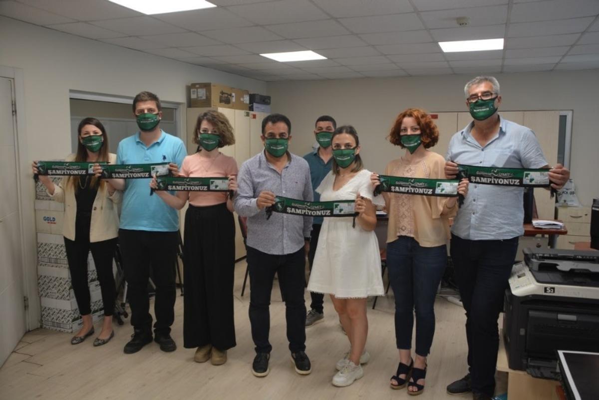 Başkan H&uuml;rriyet&rsquo;ten personele Kocaelispor s&uuml;rprizi