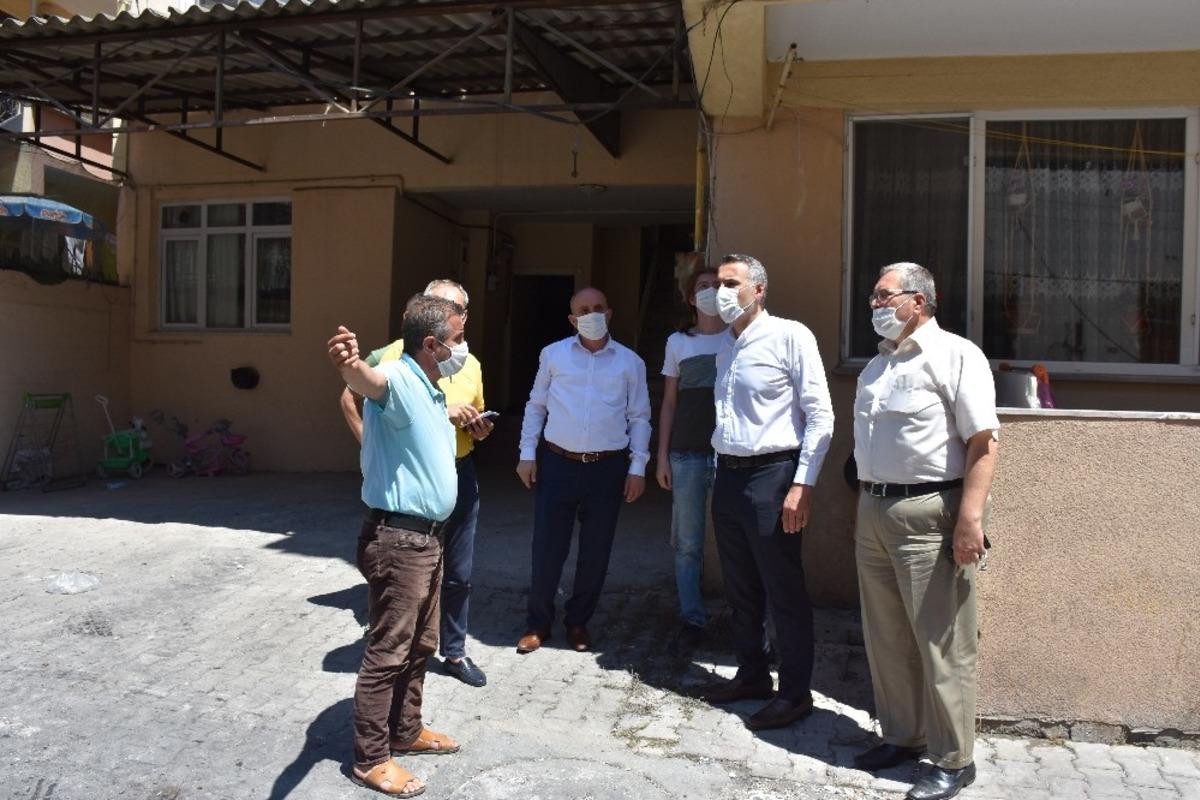Erenler Başkanı yangın b&ouml;lgelerinde incelemede bulundu