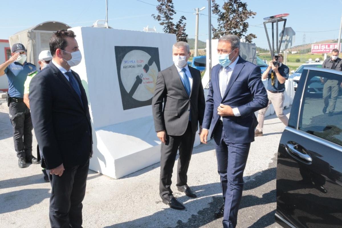 Vali&rsquo;den b&uuml;y&uuml;klere &ccedil;ikolata, k&uuml;&ccedil;&uuml;klere d&uuml;d&uuml;k