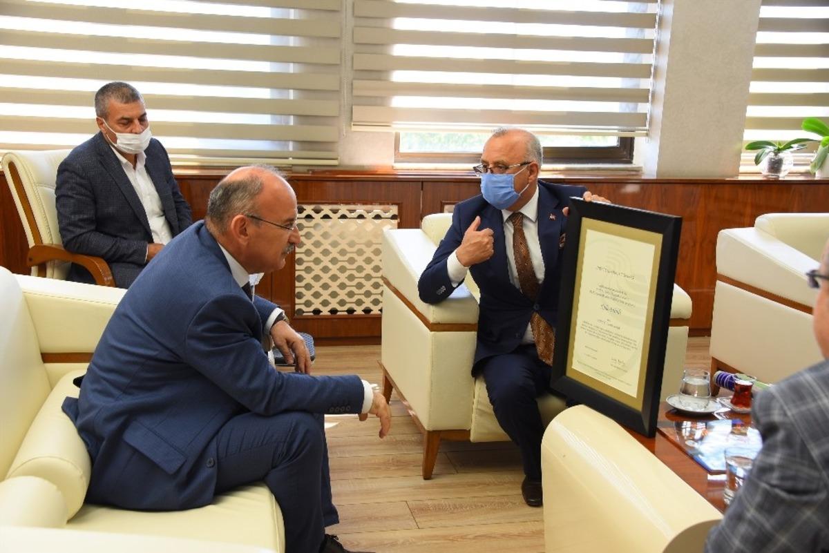 Başkan Kayda, Vali Karadeniz&rsquo;e Kula-Salihli Jeoparkını tanıttı