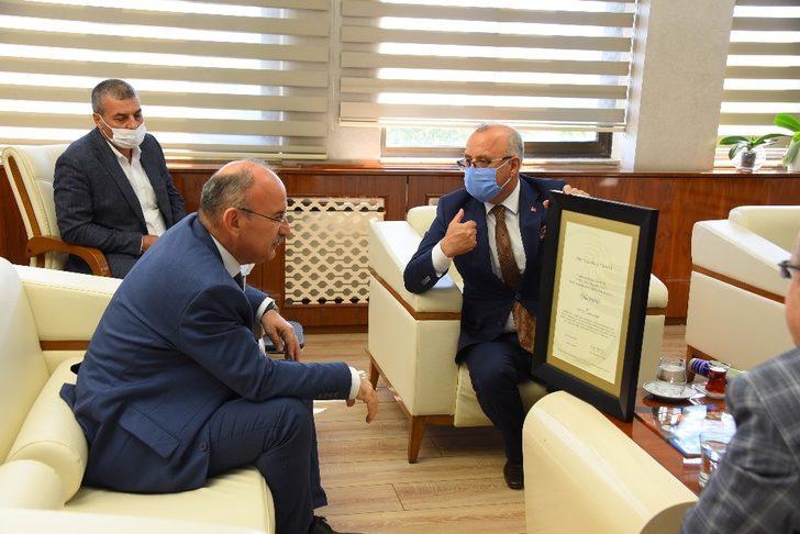 Başkan Kayda, Vali Karadeniz’e Kula-Salihli Jeoparkını tanıttı G1