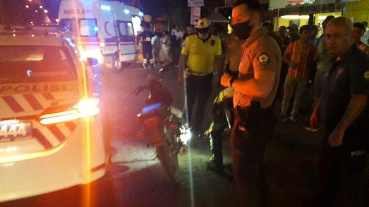 Yolun karşısına geçmek isteyen kadına motosiklet çarptı G4