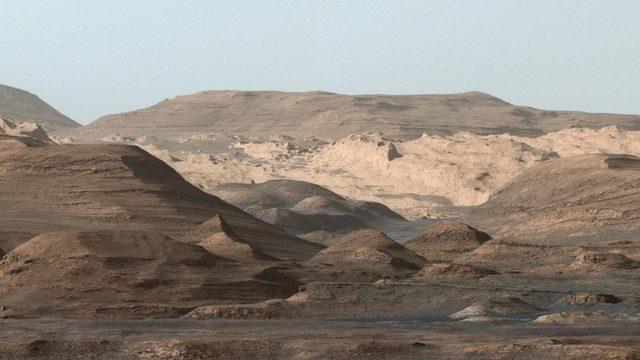 Mars'a yapılan önceki seferlerde, milyarlarca yıl önce gezegende yaşam için gerekli ortamın olduğuna dair veriler bulundu.