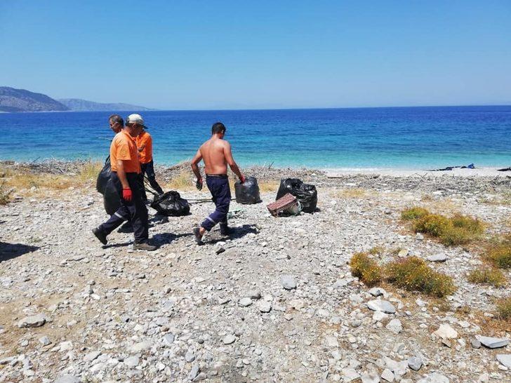 Kuşadası’ndaki milli parkın ziyarete kapalı koyları atıklardan temizlendi G2