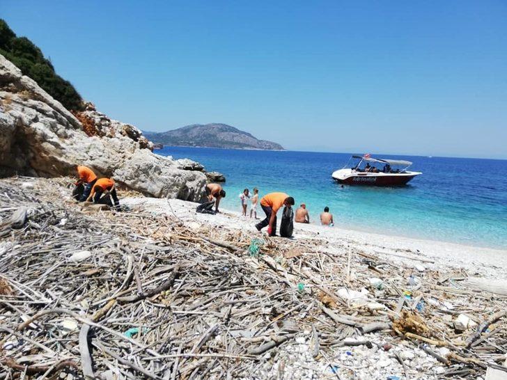 Kuşadası’ndaki milli parkın ziyarete kapalı koyları atıklardan temizlendi G4