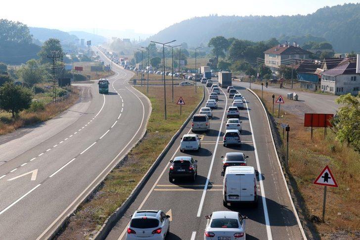 Tatilciler yolda! Akın akın gidiyorlar G5