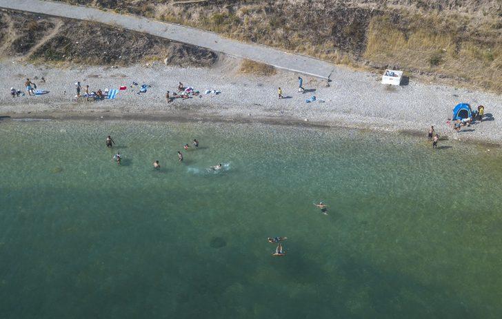 Akdeniz ve Ege’yi aratmıyor! Van Gölü sahilleri dolup taştı G1