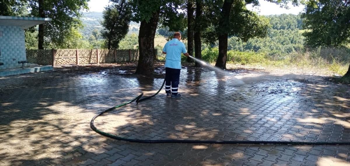 Yenidoğan, Serdar ve Kuru&ccedil;eşme&rsquo;de bayram temizliği yapıldı