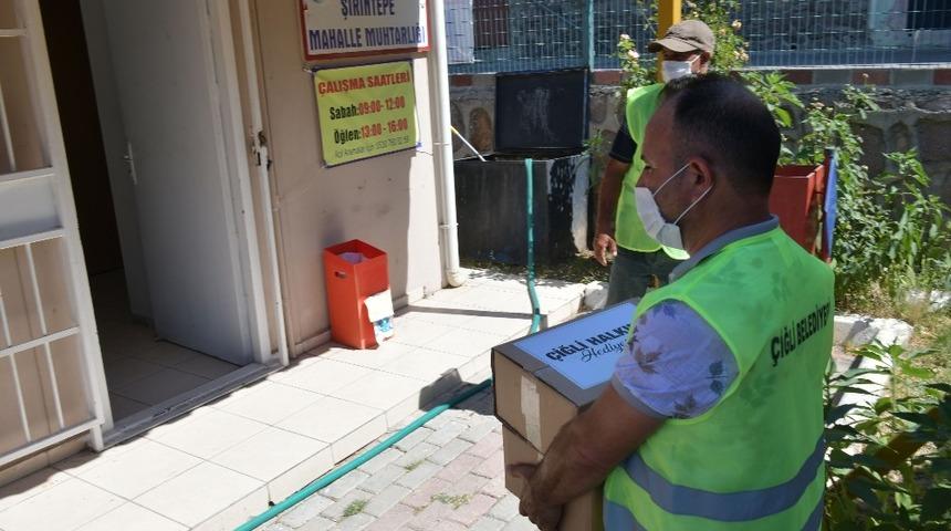 &Ccedil;iğli&rsquo;de bayram &ouml;ncesi vatandaşa t&uuml;p ve gıda desteği