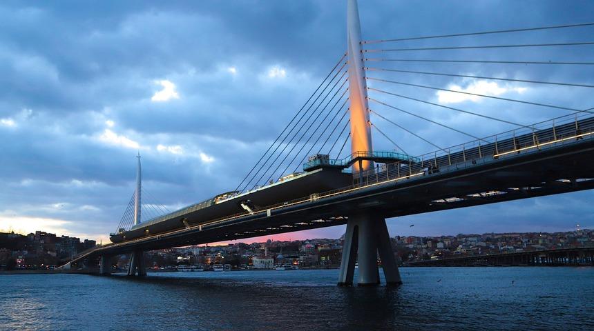 Gizlenmiş altınlar, adaya varan t&uuml;neller... İşte İstanbul'un en ilgin&ccedil; şehir efsaneleri!
