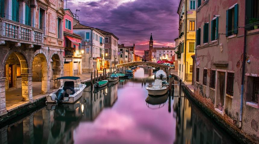 Bazısı su altında, bazısı dağın zirvesinde! İşte d&uuml;nyanın en &uuml;nl&uuml; mezarları...