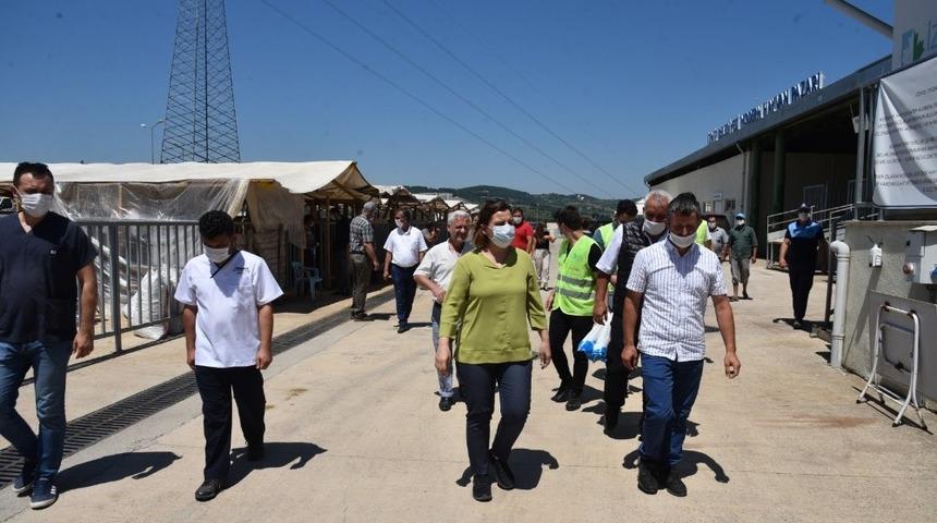 Başkan H&uuml;rriyet&rsquo;ten hayvan pazarına ziyaret