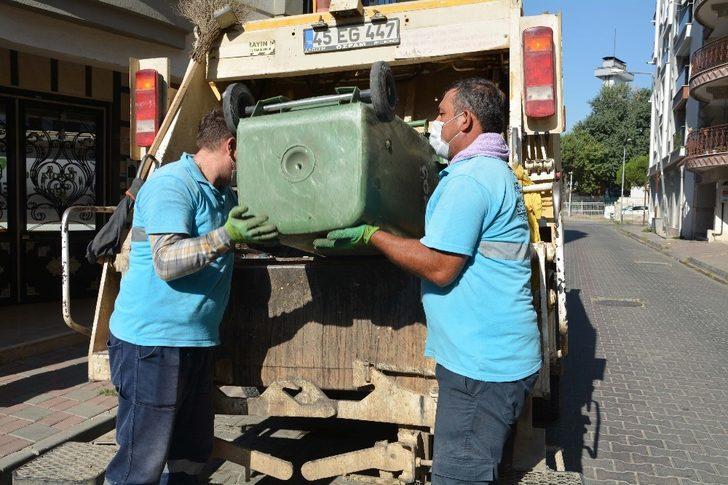 Efeler’de bayram öncesi çöp konteynerleri yenilendi G2