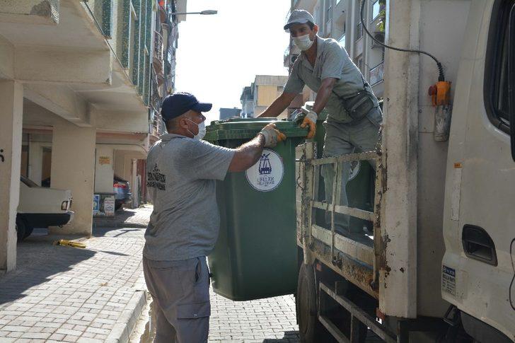 Efeler’de bayram öncesi çöp konteynerleri yenilendi G3