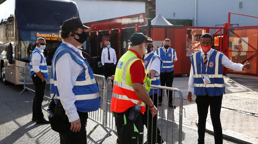 İngiltere'de ikinci dalga alarmı: Gerekirse yeniden karantina!