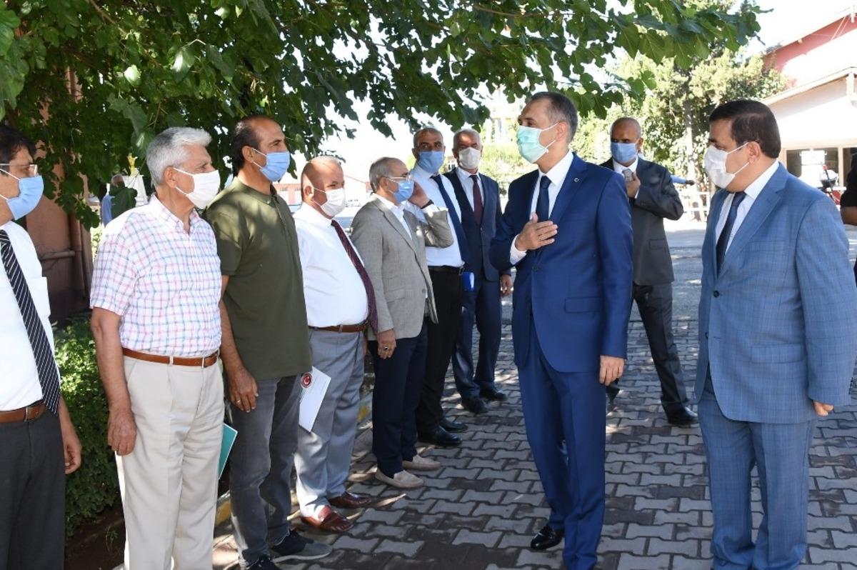 Vali &Ccedil;uhadar&rsquo;dan İl &Ouml;zel İdaresine ziyaret