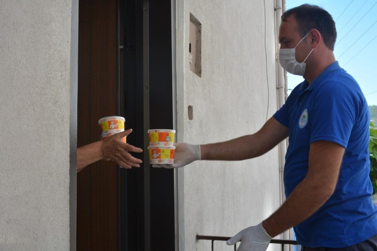 Kdz. Ereğli&rsquo;de bin 300 aileye kavurma ikram edildi