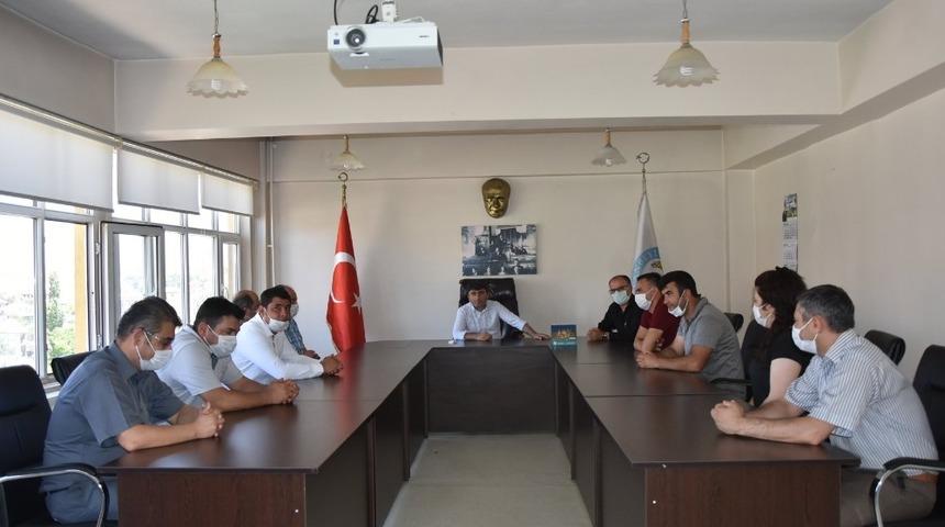 Tufanbeyli&rsquo;de sosyal mesafeli bayramlaşma