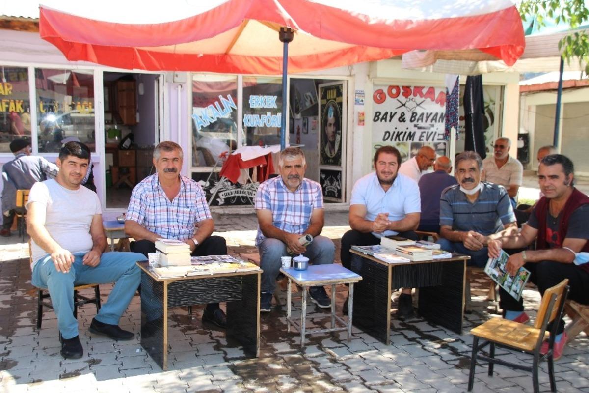 Vartolu şairler halkla buluştu