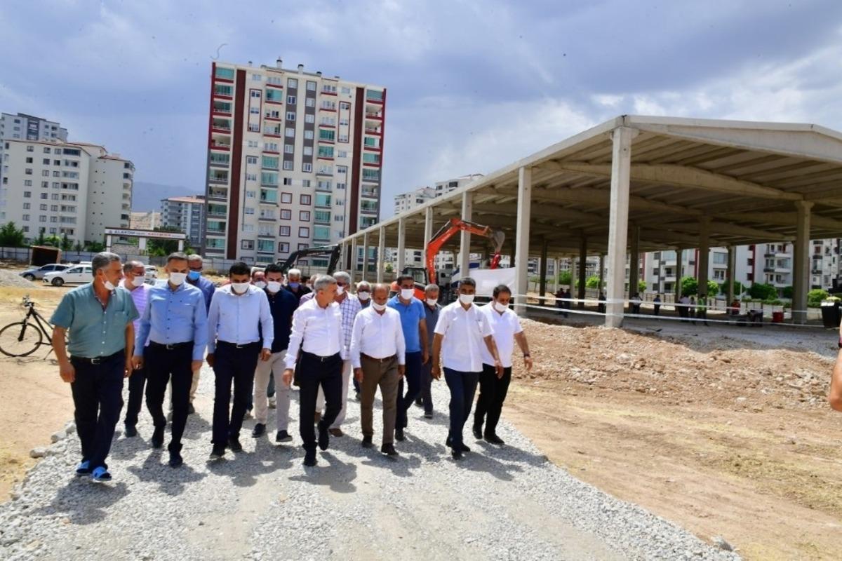 &Ccedil;ilesiz semt pazarı ve yaşam merkezi inşaatına hız kazandırıldı