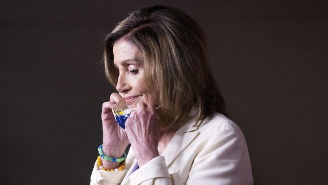 Nancy Pelosi, kurallara uymayanların içeride kalmasına izin verilmeyeceğini söyledi