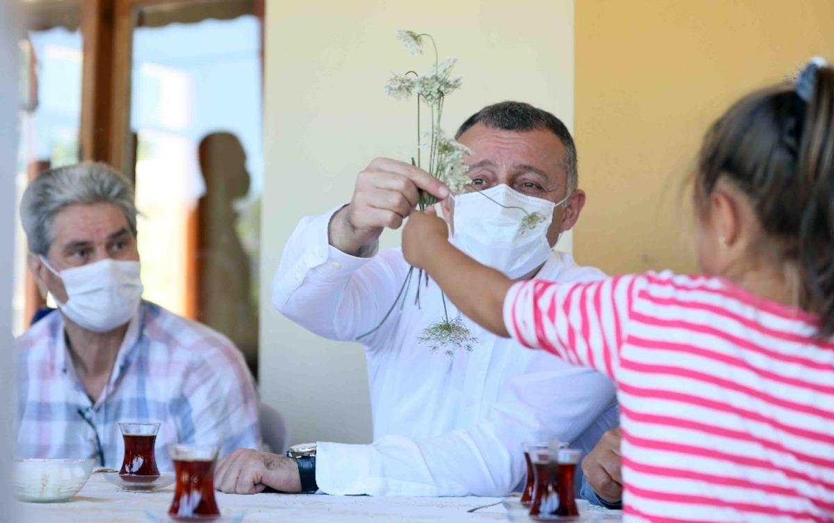B&uuml;y&uuml;kakın&rsquo;dan Karam&uuml;rsel k&ouml;yl&uuml;leri ile buluştu