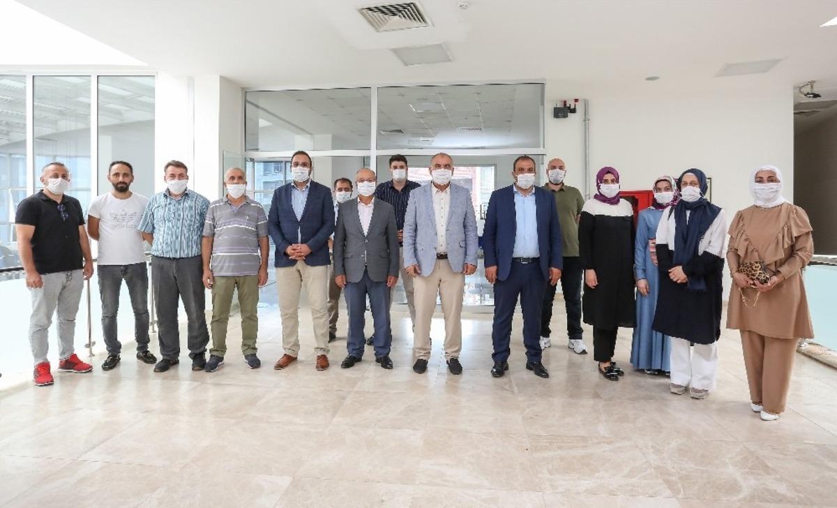Sandık&ccedil;ı, &ccedil;alışanlarıyla bayramlaştı
