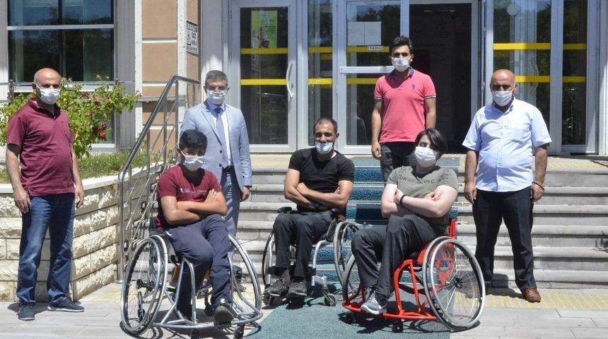 Hollanda&rsquo;da yaşayan gurbet&ccedil;ilerden engellilere anlamlı destek