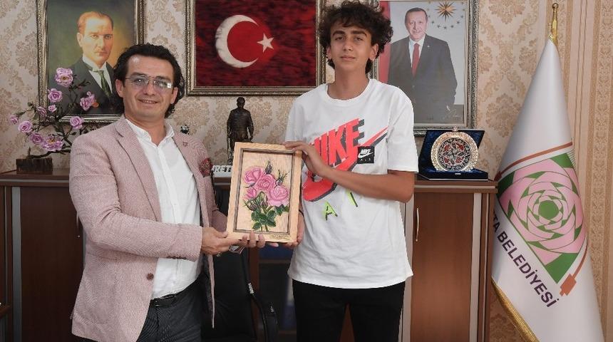 15 yaşında Basketbol S&uuml;per Lig kapısını araladı