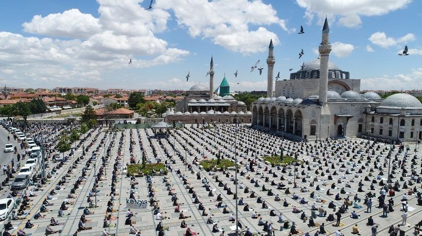 Konya&rsquo;da bayram namazı belirlenen a&ccedil;ık alanlarda da kılınacak