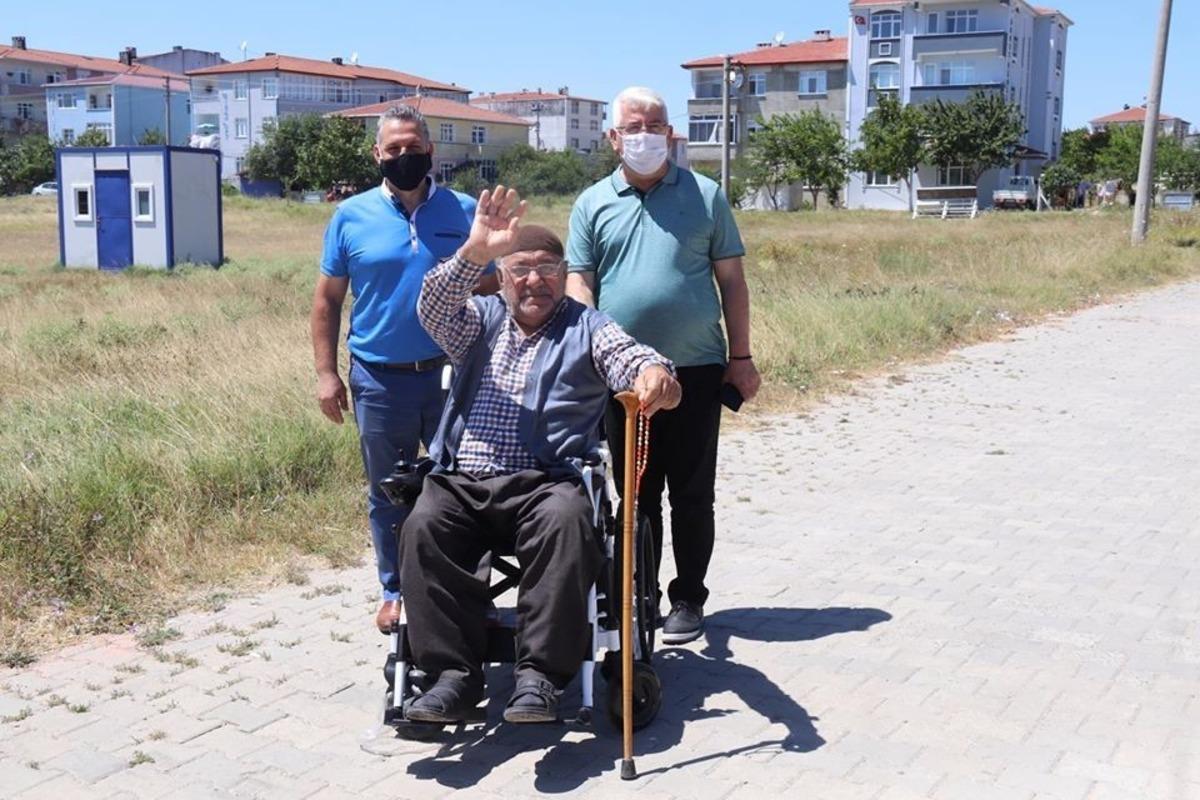 Başkan Y&uuml;ksel&rsquo;den Mirza Amcaya bayram hediyesi