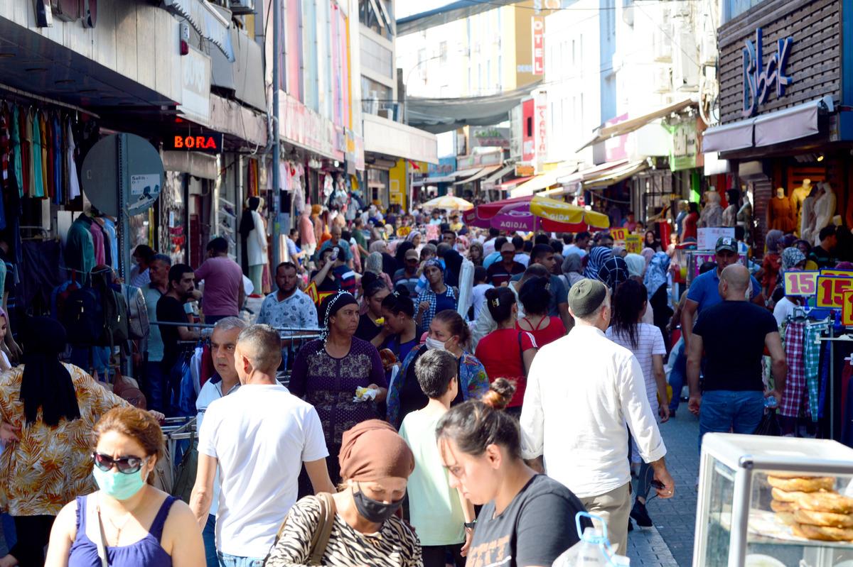 Bayram alışverişi koronavir&uuml;s&uuml; unutturdu!