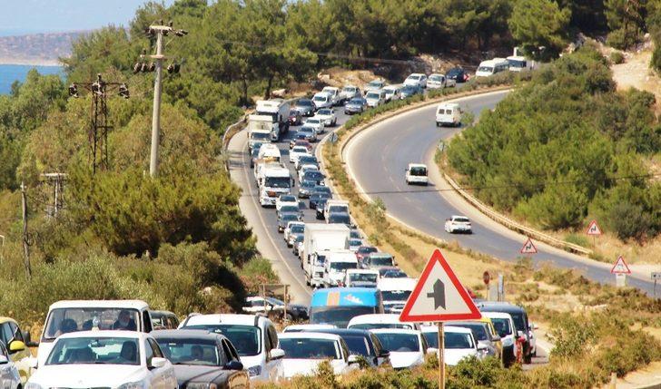 Bodrum’da sahiller doldu, trafik durma noktasına geldi G2
