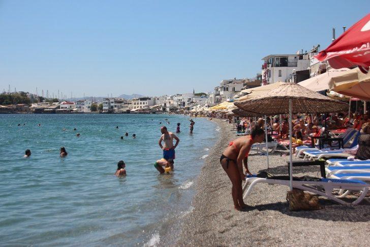 Bodrum’da sahiller doldu, trafik durma noktasına geldi G3