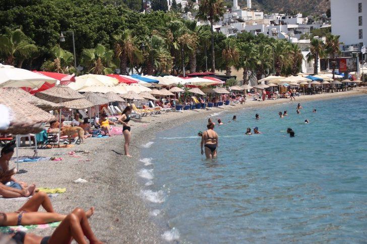 Bodrum’da sahiller doldu, trafik durma noktasına geldi G4