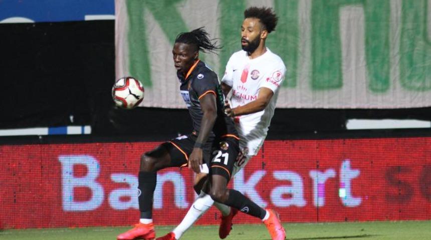 Beşiktaş N'Sakala ile 2 yıllık anlaşma sağladı