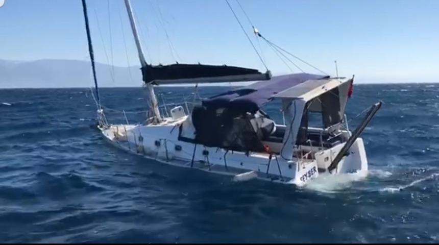 Denizde &ouml;l&uuml;mle burun buruna geldiler