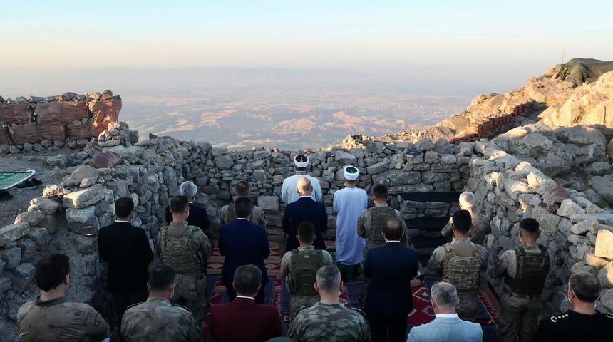 İ&ccedil;işleri Bakanı Soylu bayram namazını Şırnak Nuh Peygamber &Uuml;s B&ouml;lgesi'nde kıldı