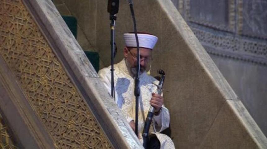 Diyanet İşleri Başkanı Ali Erbaş bayram hutbesine kılı&ccedil; ile &ccedil;ıktı