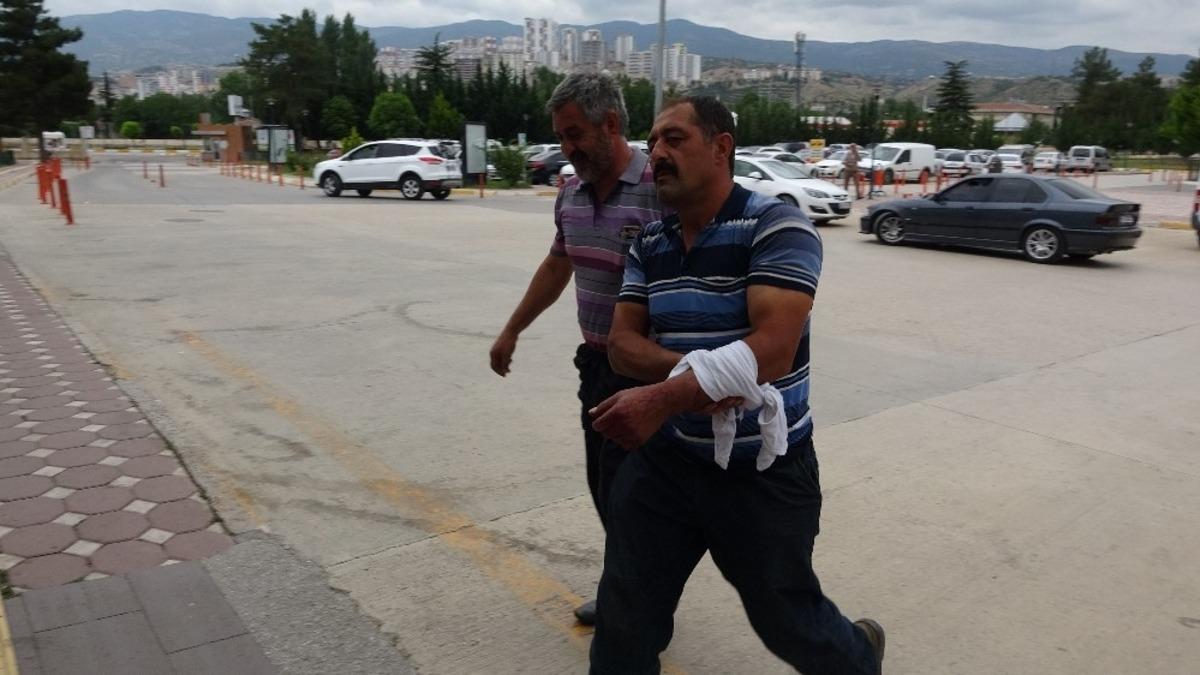 Acemi kasaplar hastanelik oldu