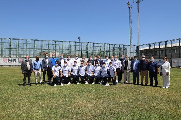 Şampiyonlara destek sözü G3