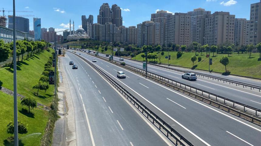 Bayramın ilk gününde yollar boş kaldı