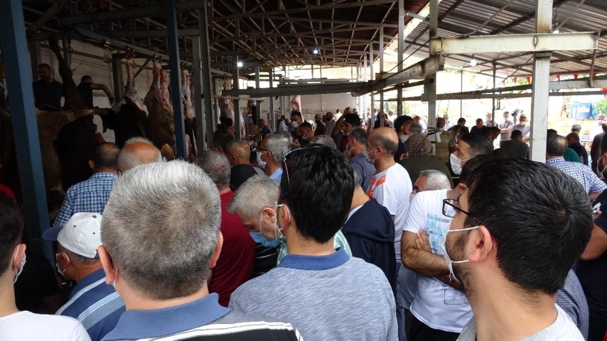 Kurban telaşına d&uuml;şen koronavir&uuml;s&uuml; unuttu!