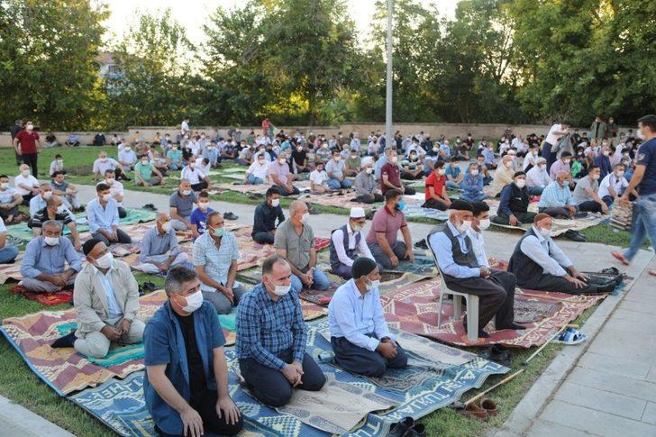 Uzun yıllar sonra Eskimalatya Namazgah’ta Kurban Bayramı namazı kılındı G2