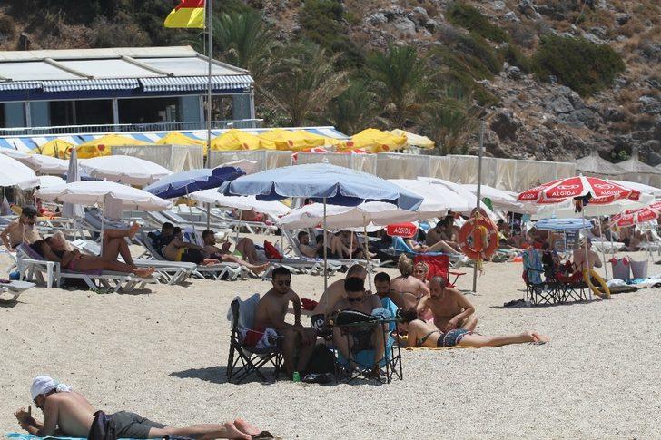 Bayramın ilk gününde sahiller doldu taştı G4